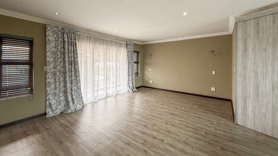 4 Bedroom Property for Sale in Birdwood Estate North West